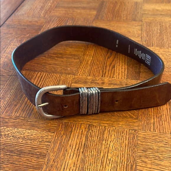 Vintage gap brand leather belt with a brass buckle silver tone - Picture 1 of 3